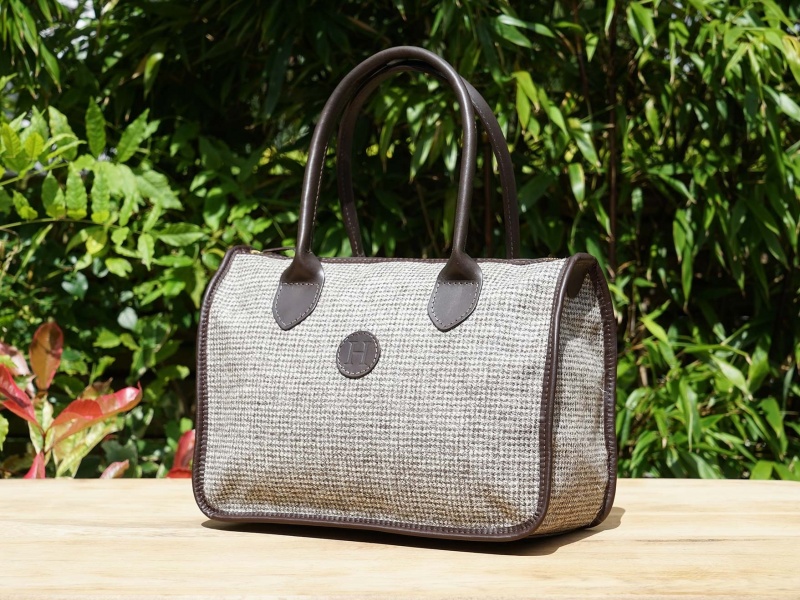 27884_herdwick-tweed-bags-derwent.jpg 